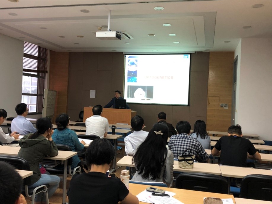 “一路走，一路带，一路话秋实”――海角视频